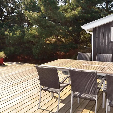 3 Bedroom Cozy In Holiday home Vejers Strand