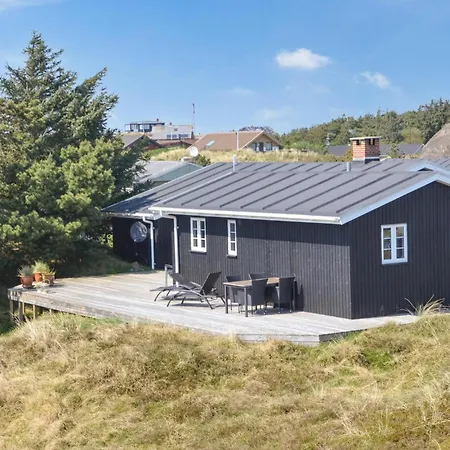 3 Bedroom Cozy In Holiday home