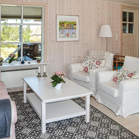 3 Bedroom Cozy In Feriehus *